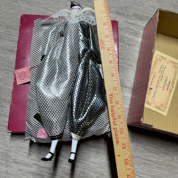 Vintage Brinn's Porcelain Doll Jester 1986 Send In The Clowns Tune - Picture 6 of 6